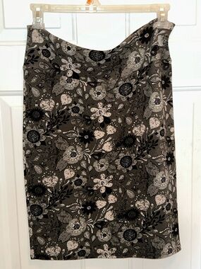 LuLaRoe Black and Gray Floral Pencil Skirt